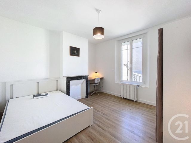 Appartement Chambre à louer - 7 pièces - 14,12 m2 - Tours - 37 - CENTRE