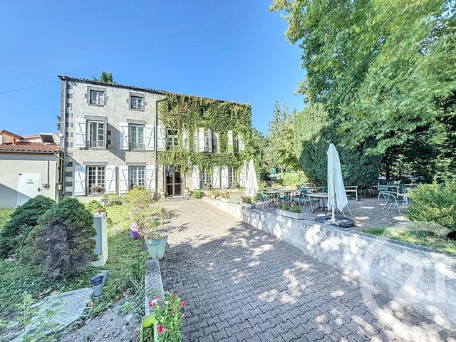 Maison à vendre - 17 pièces - 879,59 m2 - Perignat Les Sarlieve - 63 - AUVERGNE