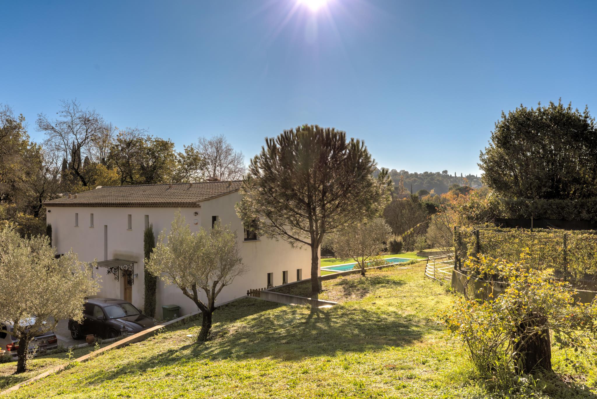 maison  - CHATEAUNEUF GRASSE- 06