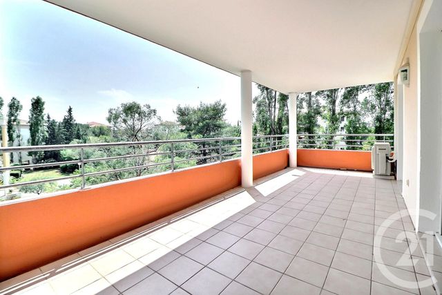 Appartement T4 à vendre - 4 pièces - 90,75 m2 - St Raphael - 83 - PROVENCE-ALPES-COTE-D-AZUR