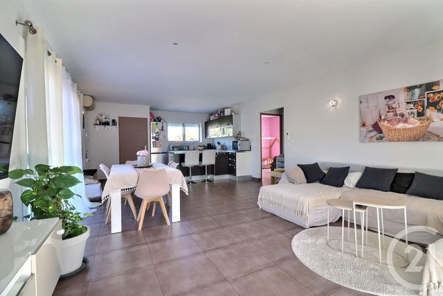 Appartement T3 à vendre - 3 pièces - 70 m2 - Frejus - 83 - PROVENCE-ALPES-COTE-D-AZUR