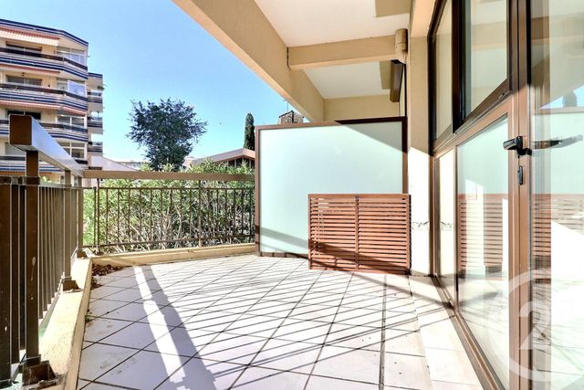 Appartement T3 à vendre - 3 pièces - 47,14 m2 - Frejus - 83 - PROVENCE-ALPES-COTE-D-AZUR