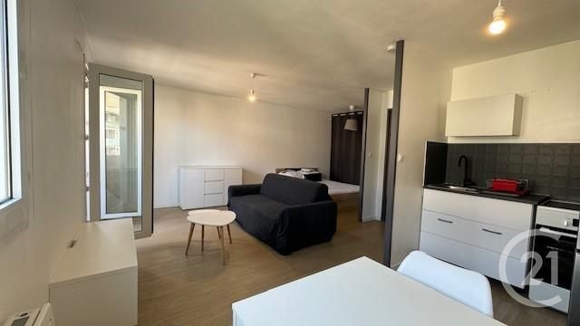 Appartement F1 à louer - 1 pièce - 34 m2 - Toulon - 83 - PROVENCE-ALPES-COTE-D-AZUR