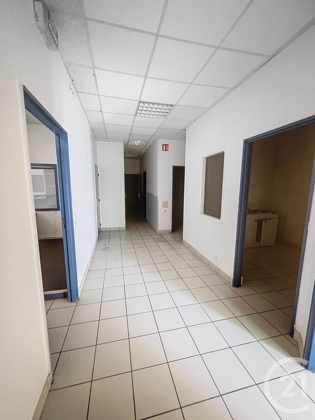 Local commercial à louer - 170.0 m2 - 10 - Aube