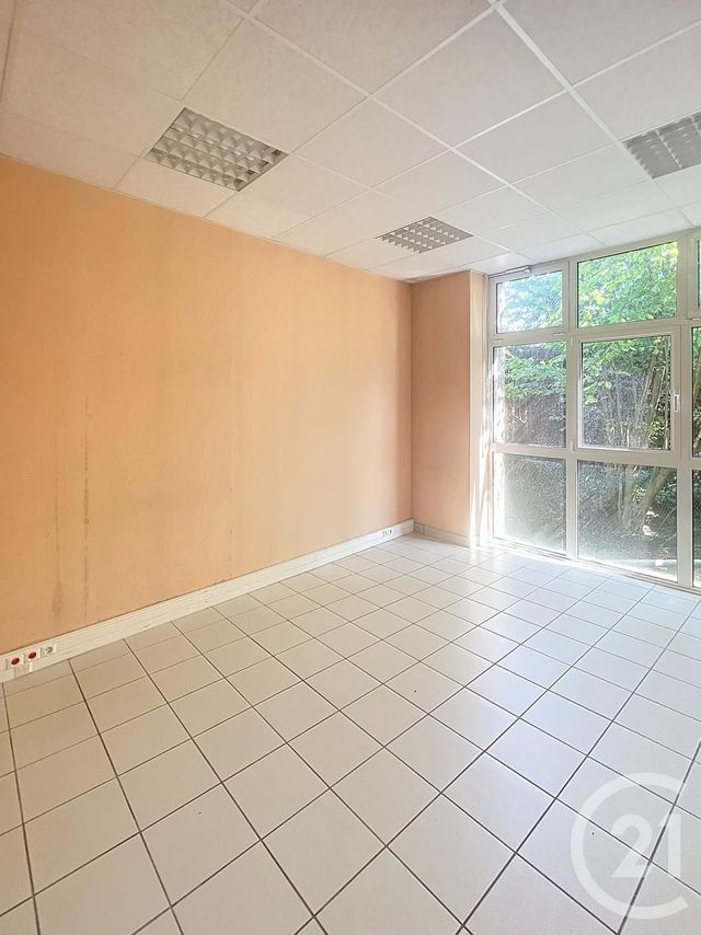 Local commercial à louer - 170.0 m2 - 10 - Aube