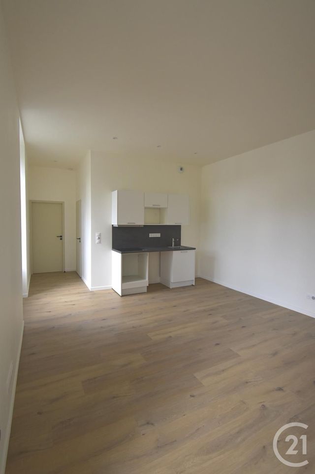 Appartement T3 à louer - 3 pièces - 56,30 m2 - Laval - 53 - PAYS-DE-LOIRE