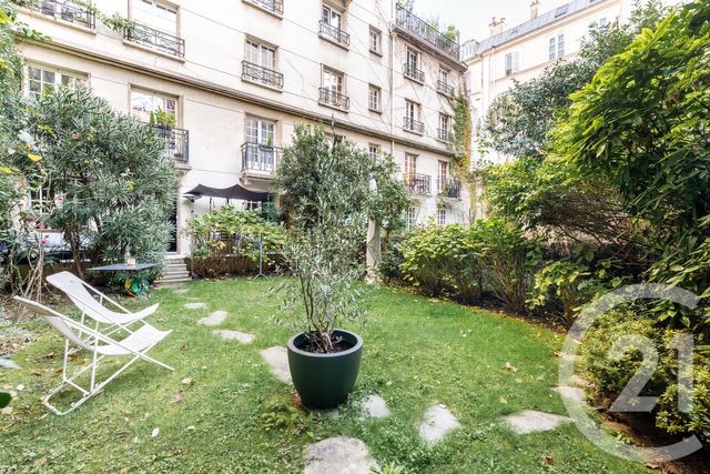 Appartement F4 à vendre - 4 pièces - 100 m2 - Paris - 75009 - ILE-DE-FRANCE