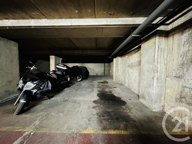 Parking à louer - 23,50 m2 - Paris - 75009 - ILE-DE-FRANCE