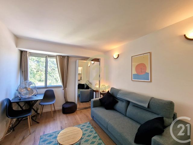 Appartement Studio à louer - 1 pièce - 19 m2 - Cannes La Bocca - 06 - PROVENCE-ALPES-COTE-D-AZUR