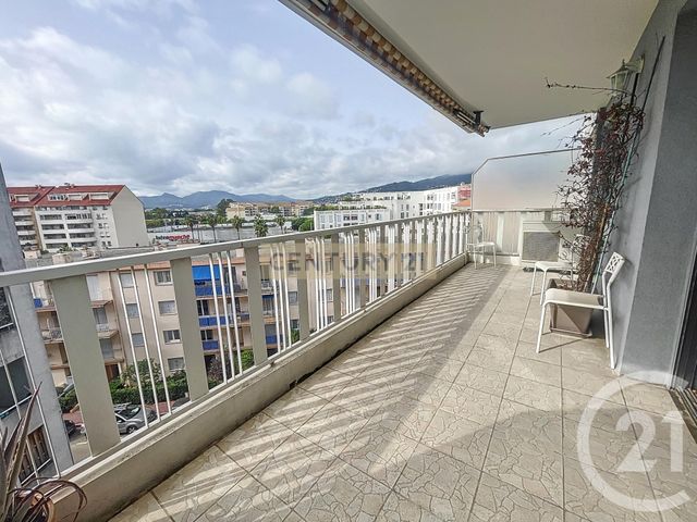 Appartement F3 à vendre - 3 pièces - 58,27 m2 - Cannes La Bocca - 06 - PROVENCE-ALPES-COTE-D-AZUR