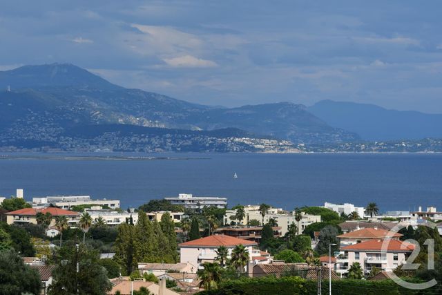 Appartement F4 à vendre - 4 pièces - 75,56 m2 - Antibes - 06 - PROVENCE-ALPES-COTE-D-AZUR