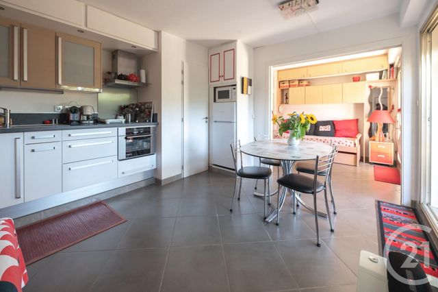 Appartement à vendre - 2 pièces - 27,76 m2 - Le Lavandou - 83 - PROVENCE-ALPES-COTE-D-AZUR