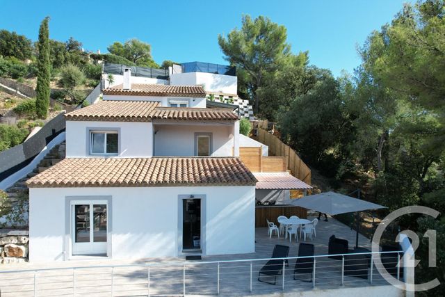 Maison à vendre - 7 pièces - 182 m2 - Le Lavandou - 83 - PROVENCE-ALPES-COTE-D-AZUR