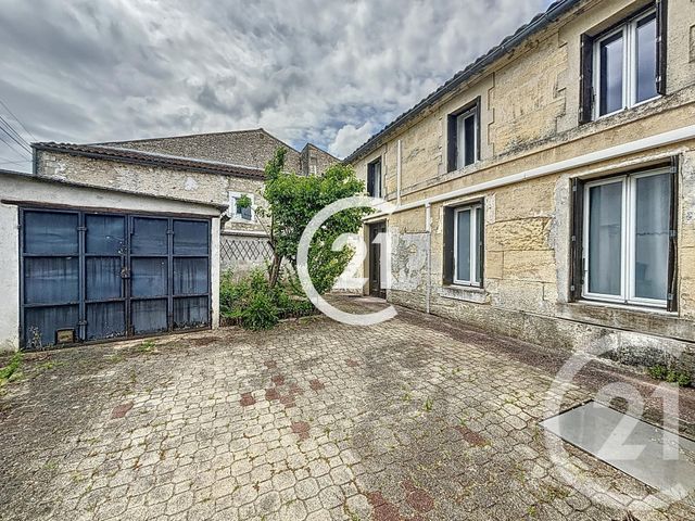 Maison à vendre - 5 pièces - 166 m2 - Chateaubernard - 16 - POITOU-CHARENTES