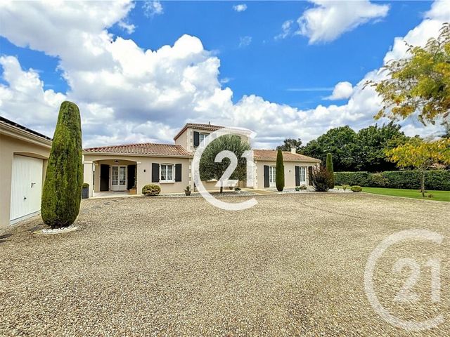 Maison à vendre - 6 pièces - 155 m2 - Les Metairies - 16 - POITOU-CHARENTES