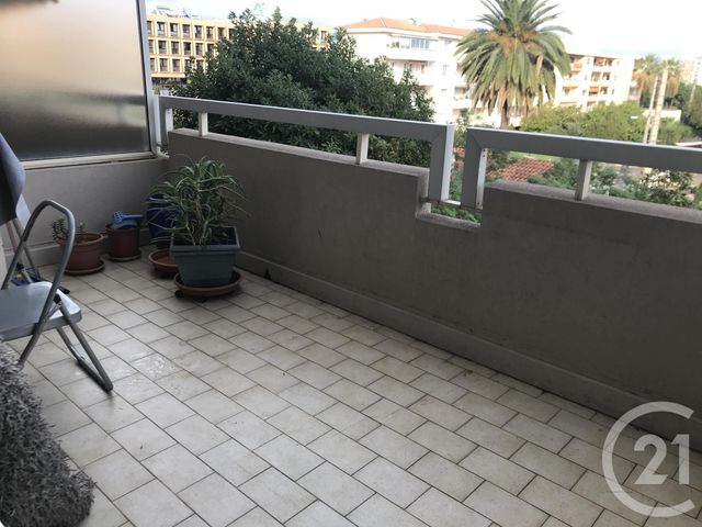 Appartement F1 à louer - 1 pièce - 27,72 m2 - St Laurent Du Var - 06 - PROVENCE-ALPES-COTE-D-AZUR