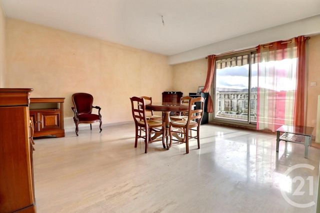 Appartement T3 à vendre - 3 pièces - 68,80 m2 - St Raphael - 83 - PROVENCE-ALPES-COTE-D-AZUR