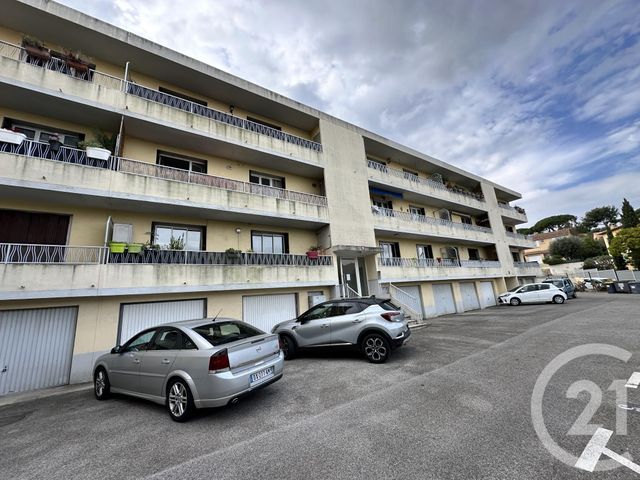 Appartement T4 à vendre - 4 pièces - 71 m2 - Le Pradet - 83 - PROVENCE-ALPES-COTE-D-AZUR