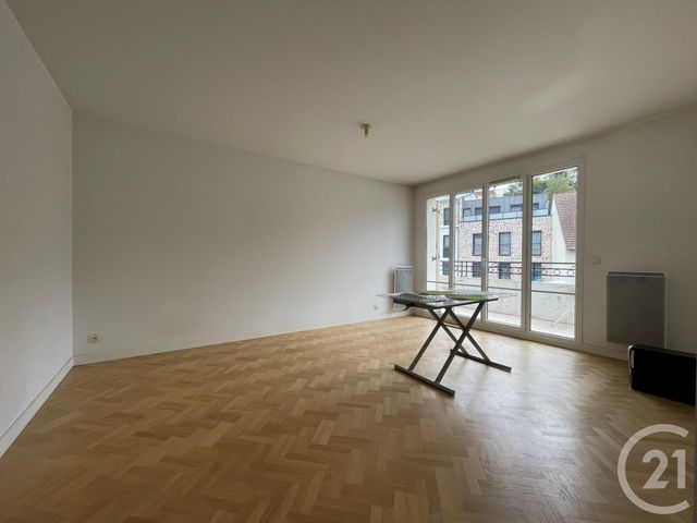 Appartement F2 à vendre - 2 pièces - 44,20 m2 - St Cyr L Ecole - 78 - ILE-DE-FRANCE