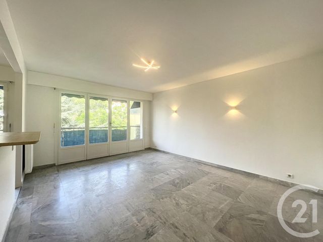 Appartement T3 à louer - 3 pièces - 67,16 m2 - Mandelieu La Napoule - 06 - PROVENCE-ALPES-COTE-D-AZUR