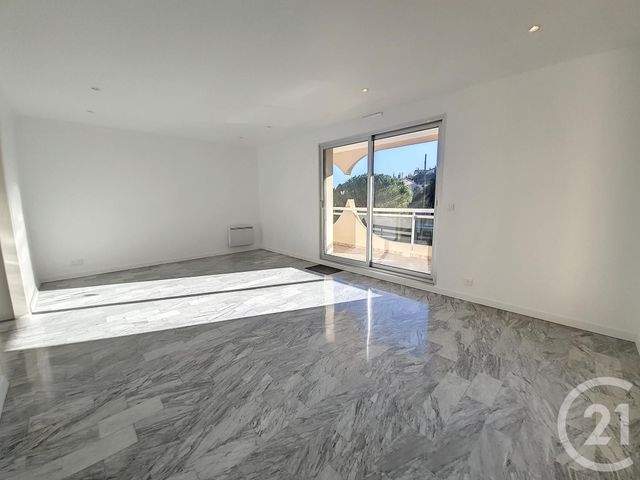 Appartement F3 à louer - 3 pièces - 73,92 m2 - Mandelieu La Napoule - 06 - PROVENCE-ALPES-COTE-D-AZUR