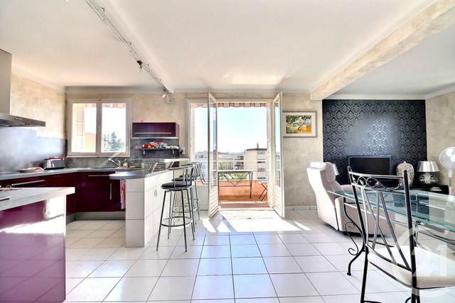 Appartement T3 à vendre - 3 pièces - 64,80 m2 - St Raphael - 83 - PROVENCE-ALPES-COTE-D-AZUR