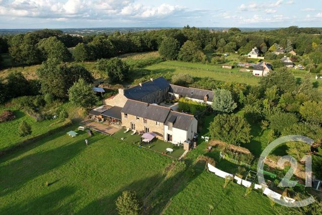 Maison à vendre - 13 pièces - 276 m2 - Hede Bazouges - 35 - BRETAGNE