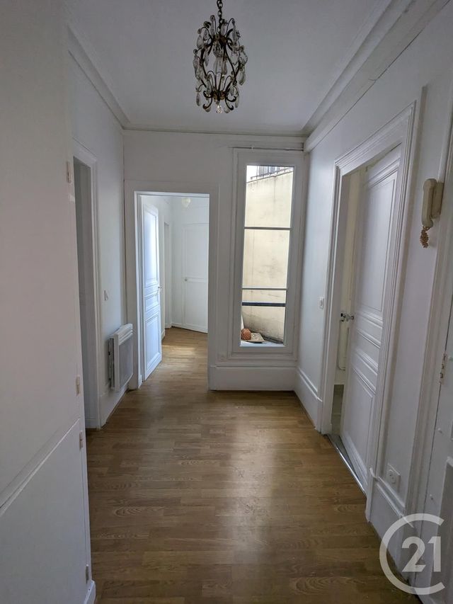 Appartement T3 à louer - 3 pièces - 70,68 m2 - Paris - 75010 - ILE-DE-FRANCE