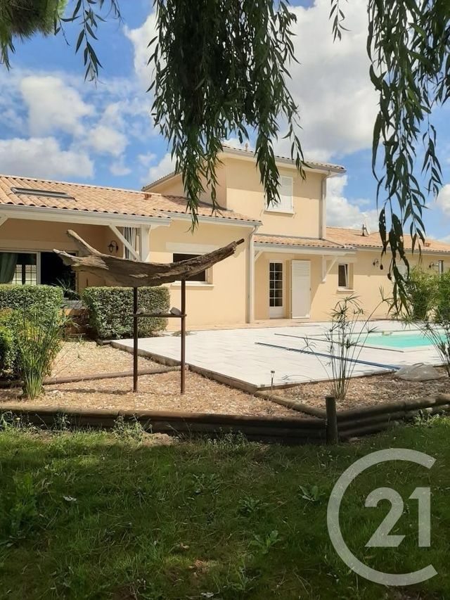 Maison à vendre - 6 pièces - 156 m2 - St Savin - 33 - AQUITAINE