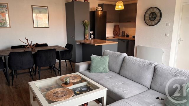 Appartement F2 à louer - 2 pièces - 48,50 m2 - Ambares Et Lagrave - 33 - AQUITAINE