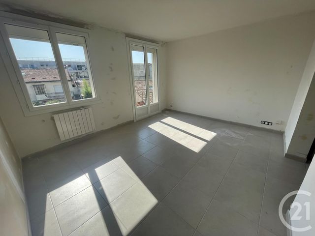 Appartement F5 à vendre - 5 pièces - 79,45 m2 - Nimes - 30 - LANGUEDOC-ROUSSILLON