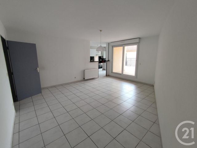 Appartement T4 à louer - 4 pièces - 91,95 m2 - Nimes - 30 - LANGUEDOC-ROUSSILLON