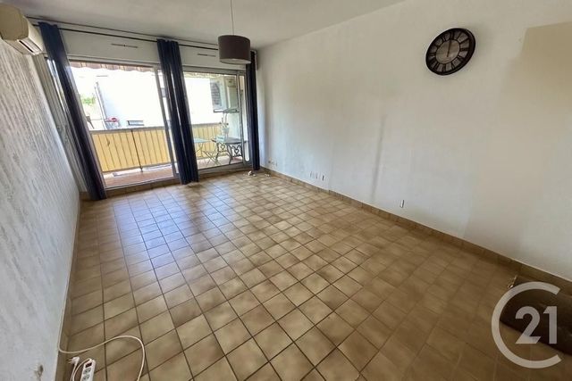 Appartement à vendre - 2 pièces - 50 m2 - Nimes - 30 - LANGUEDOC-ROUSSILLON