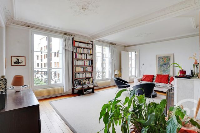 Appartement F2 à vendre - 2 pièces - 55 m2 - Paris - 75018 - ILE-DE-FRANCE