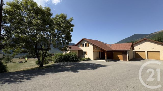 Maison à vendre - 7 pièces - 186,99 m2 - La Roche Des Arnauds - 05 - PROVENCE-ALPES-COTE-D-AZUR