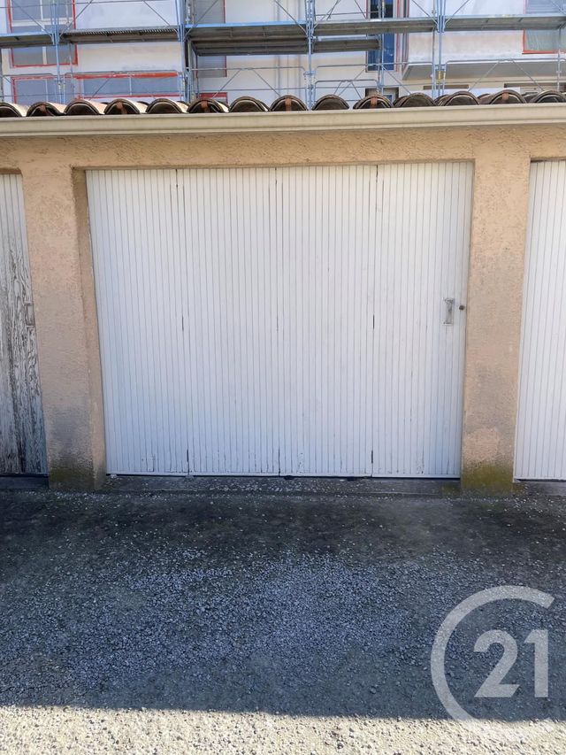 parking - LUNEL - 34