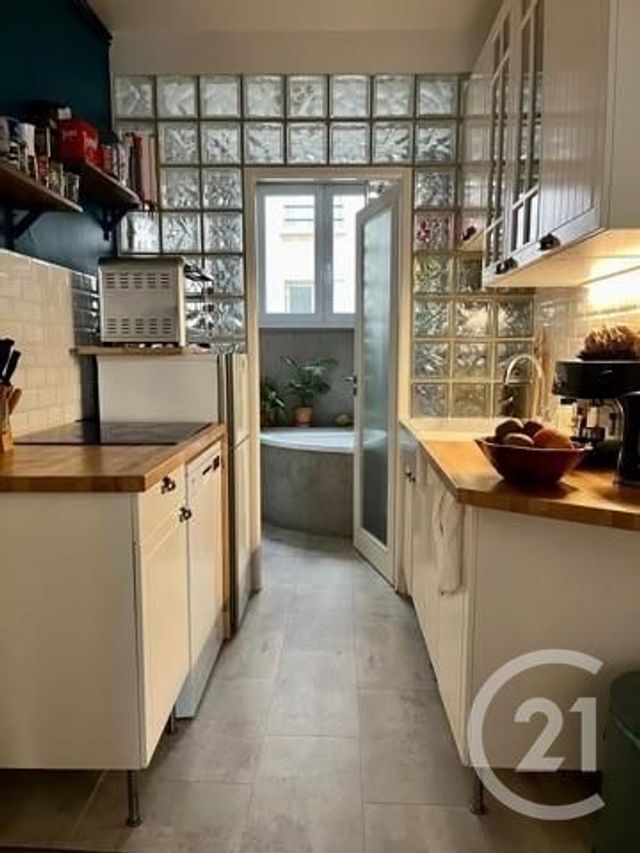 Appartement à louer - 2 pièces - 39,23 m2 - Paris - 75018 - ILE-DE-FRANCE