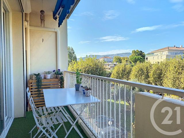 Appartement T4 à louer - 4 pièces - 79,40 m2 - Marseille - 13008 - PROVENCE-ALPES-COTE-D-AZUR