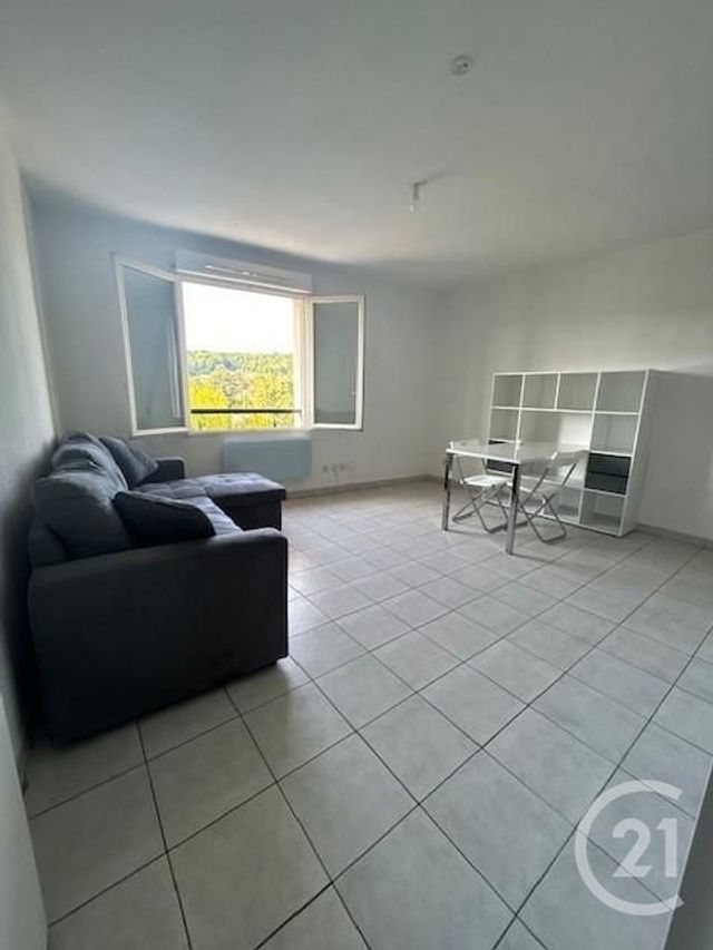 Appartement Studio à louer - 1 pièce - 25,50 m2 - Coulommiers - 77 - ILE-DE-FRANCE