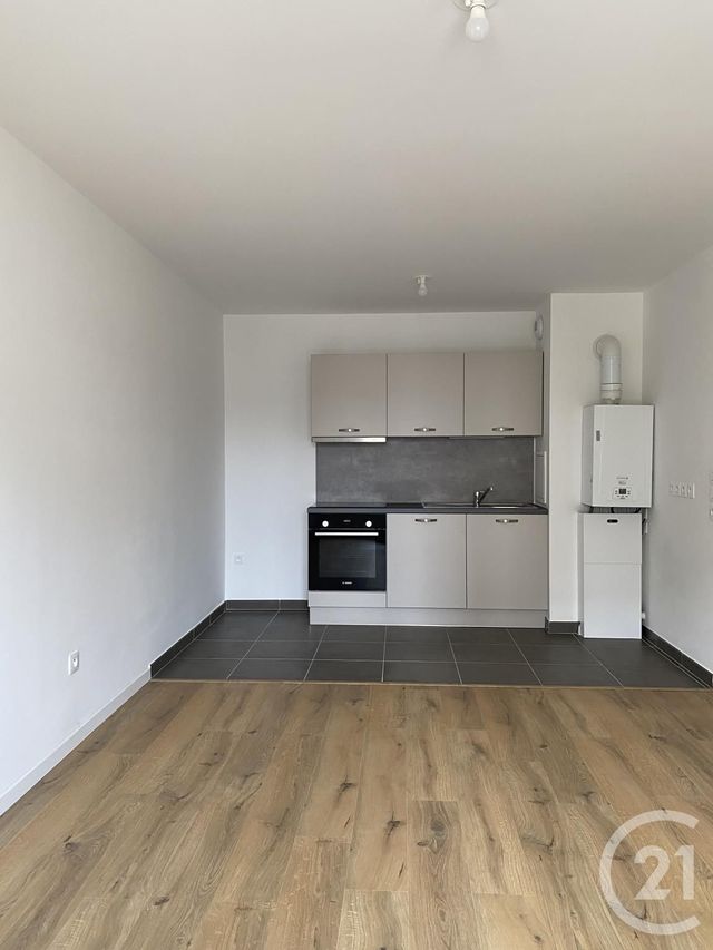 Appartement à louer - 3 pièces - 57,59 m2 - Fontainebleau - 77 - ILE-DE-FRANCE