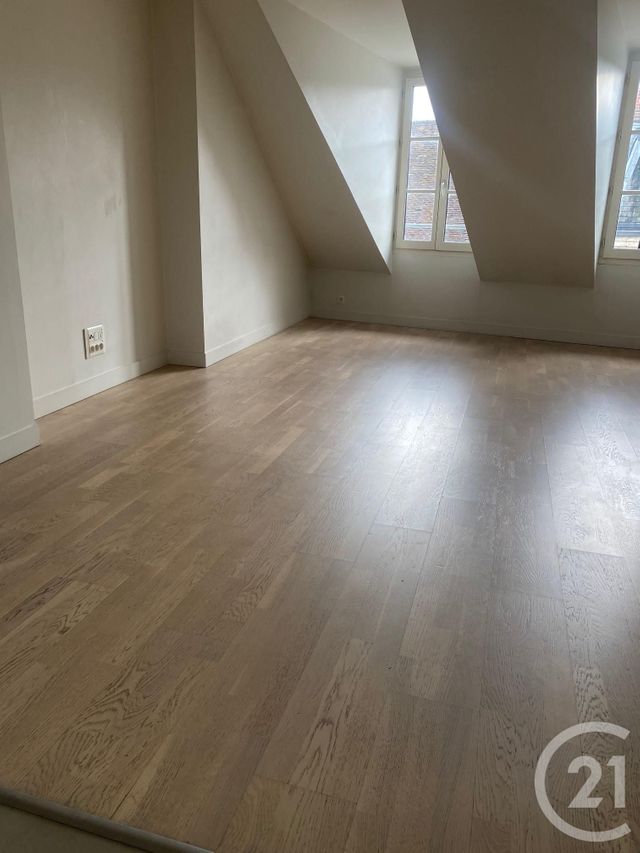 Appartement Studio à louer - 1 pièce - 24,82 m2 - Fontainebleau - 77 - ILE-DE-FRANCE