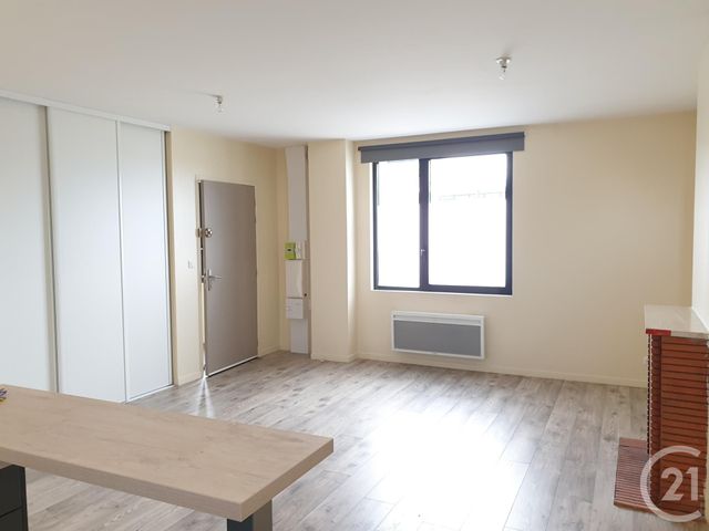 Appartement F2 à louer - 2 pièces - 50 m2 - Romorantin Lanthenay - 41 - CENTRE