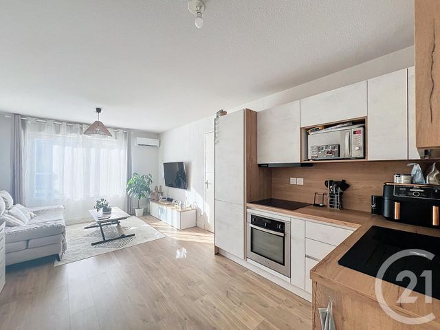 Appartement T2 à vendre - 2 pièces - 38 m2 - St Maximin La Ste Baume - 83 - PROVENCE-ALPES-COTE-D-AZUR
