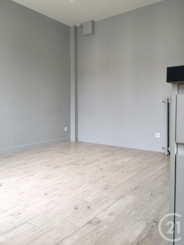 Appartement Studio à louer - 1 pièce - 23,37 m2 - St Mande - 94 - ILE-DE-FRANCE