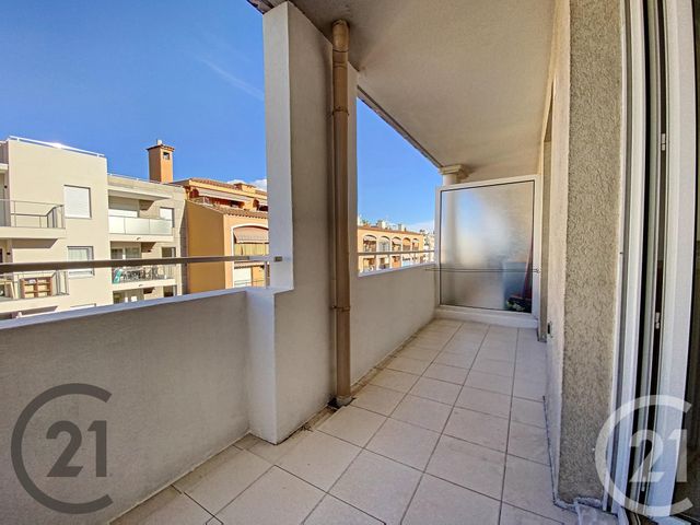 Appartement F1 à louer - 1 pièce - 28 m2 - Nice - 06 - PROVENCE-ALPES-COTE-D-AZUR