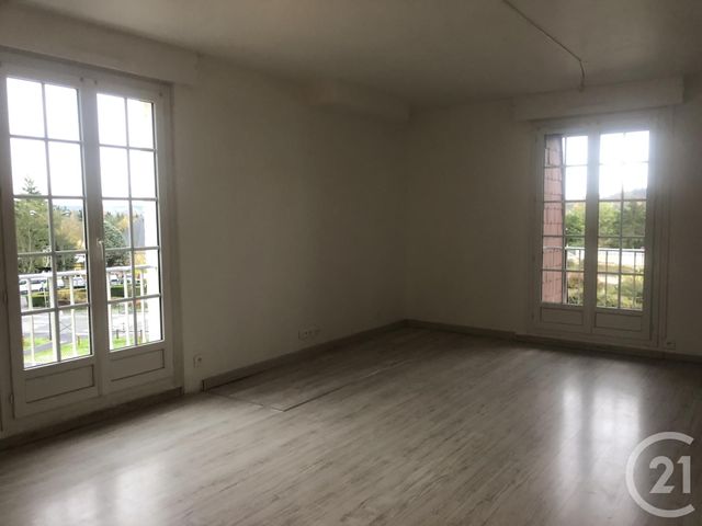 Appartement à louer - 3 pièces - 86 m2 - St Pierre Les Nemours - 77 - ILE-DE-FRANCE