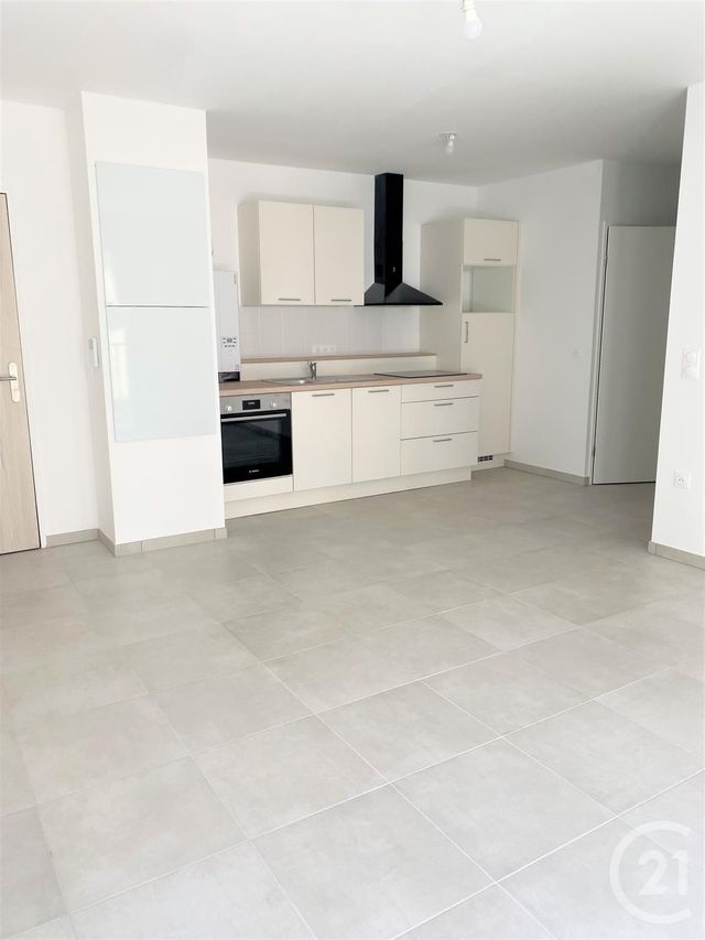 Appartement F3 à louer - 3 pièces - 61,17 m2 - Cherbourg En Cotentin - 50 - BASSE-NORMANDIE