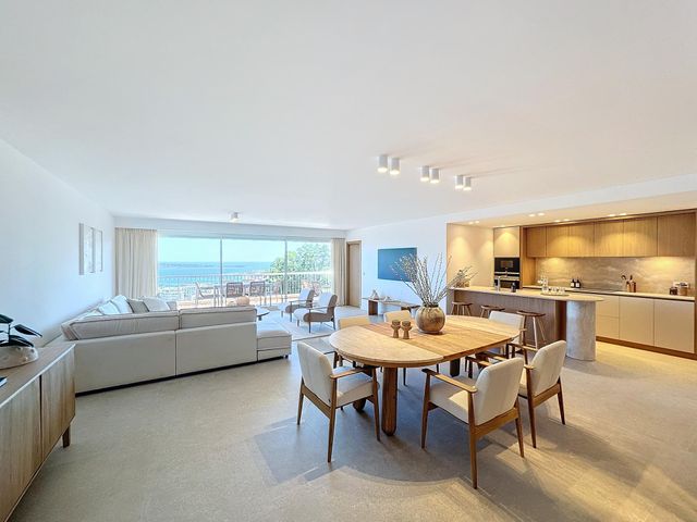 Appartement F4 à vendre - 4 pièces - 155 m2 - Cannes - 06 - PROVENCE-ALPES-COTE-D-AZUR