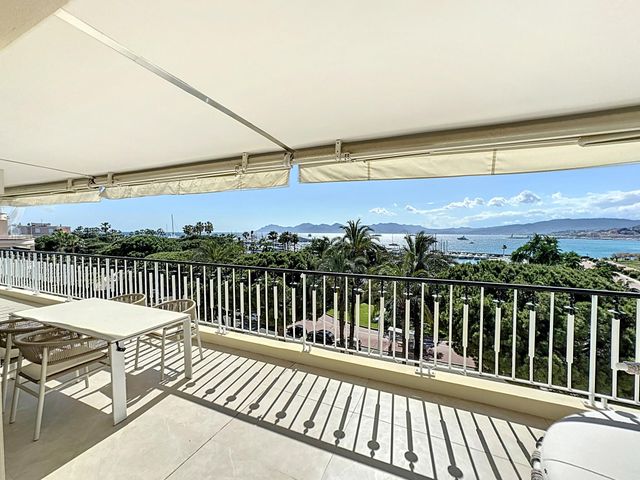 Appartement F4 à vendre - 4 pièces - 173,72 m2 - Cannes - 06 - PROVENCE-ALPES-COTE-D-AZUR