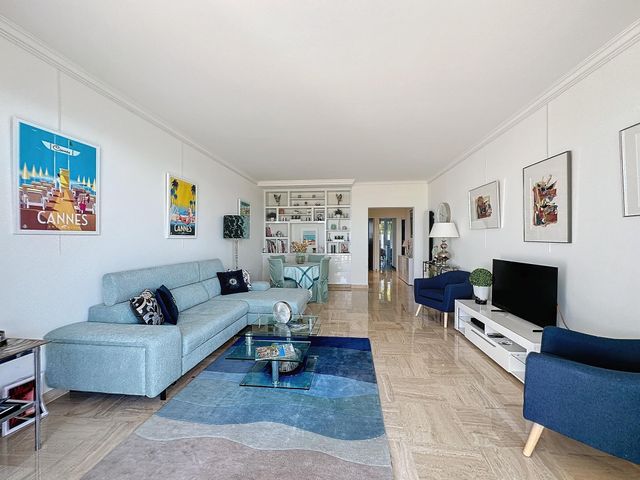 Appartement F2 à louer - 2 pièces - 65,15 m2 - Cannes - 06 - PROVENCE-ALPES-COTE-D-AZUR